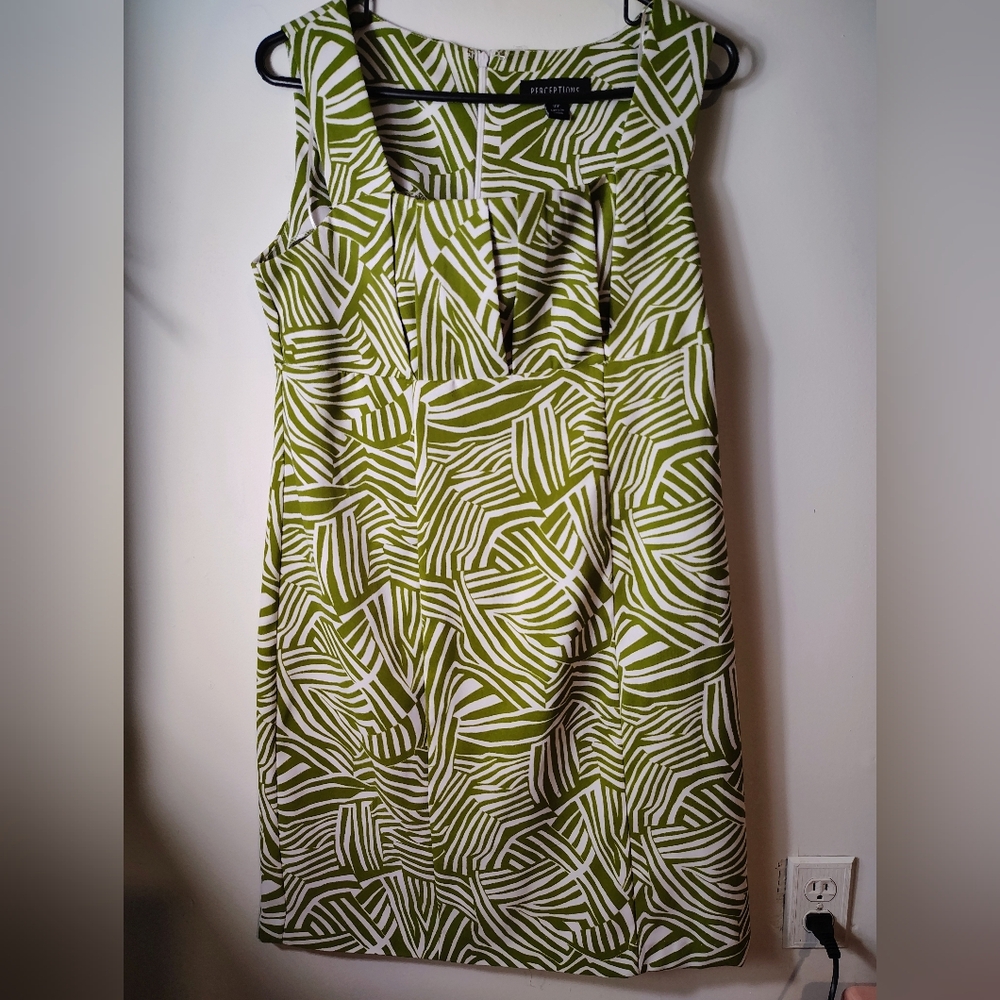 Perceptions petite size 10 green and white dress
